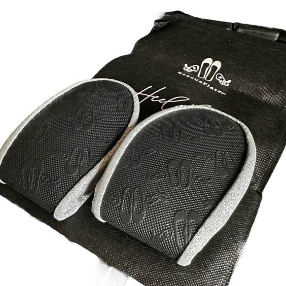 🌻 4/$25  Rescue Flats Silver Glitter Stretch Ballet Flats - Picture 5 of 7